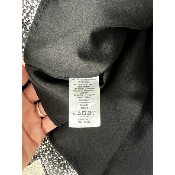 LOFT Women's Petit Mini Dress Long Sleeves Size 2P Black and White - Picture 6 of 11